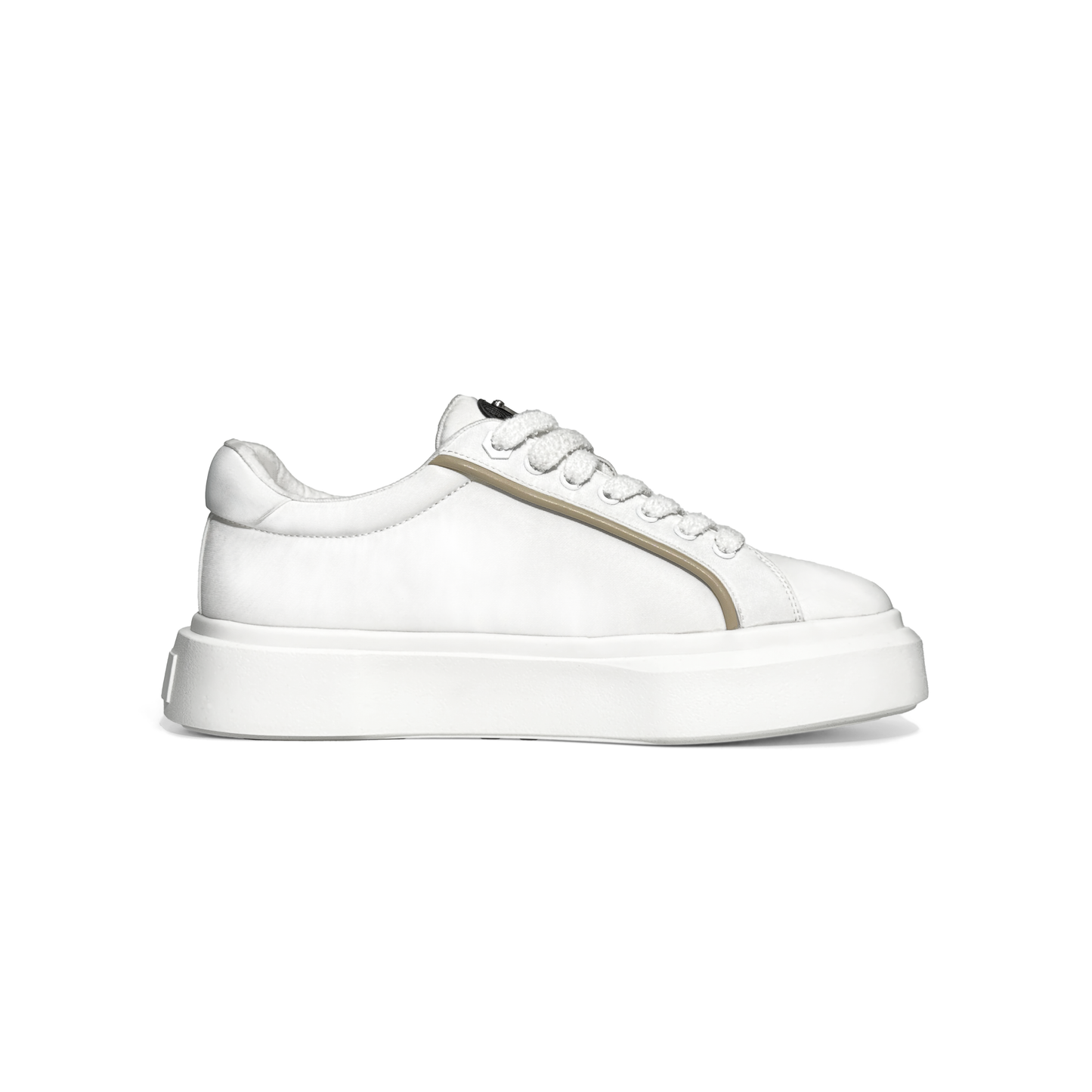 LAILE Soft Woven Upper Low Top Casual Board Shoes