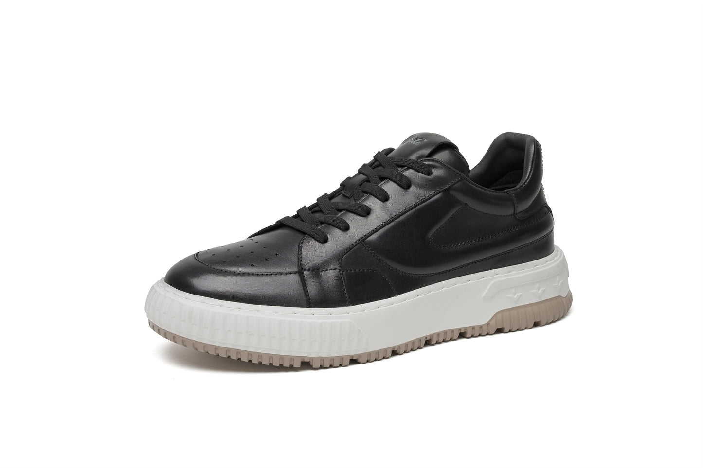 LAILE Leather Classic Versatile Low-Top Sneakers for Men - Shock-absorbing, Lightweight, and Breathable.